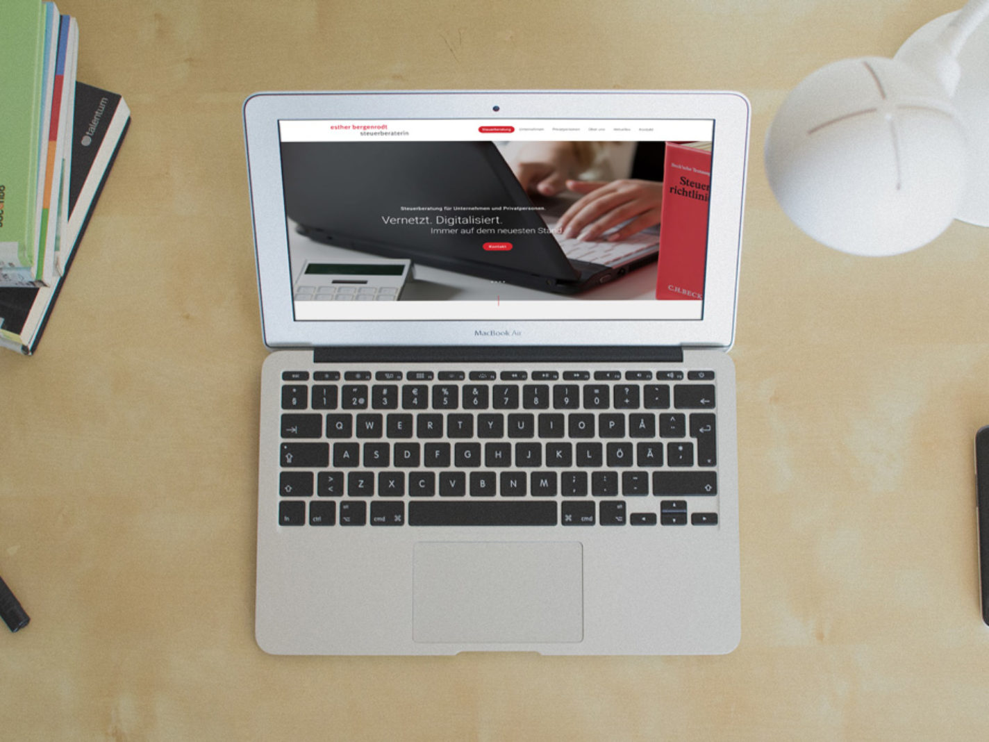 Dienstleistungs-Webseite, Steuerberatung Bergenrodt, Laptop-Screen | DEPUNKT